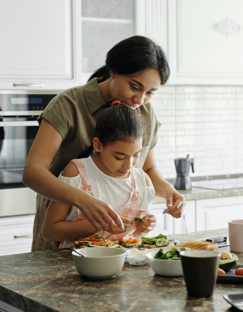 Family meal - iStock-638923452