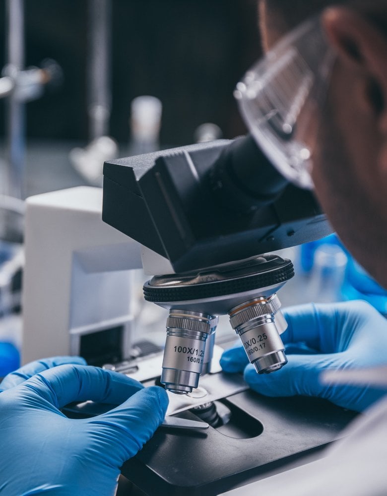 researcher_with_pipet